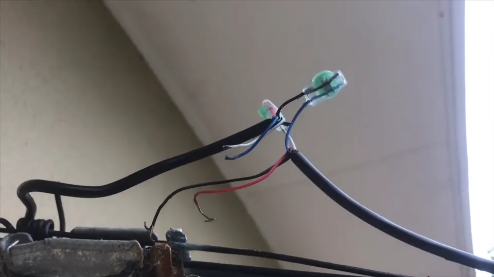 Play the video: NBN Technician Couldn't Find Obvious Fault on New FTTC Installation in Wheeler Heights NSW