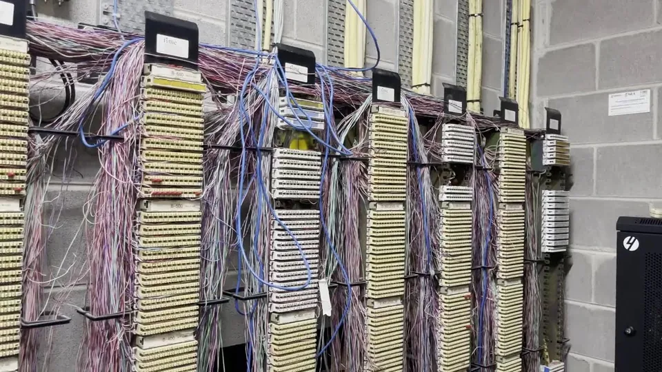 Play the video: Troubleshooting Internet Dropouts In a Large Shopping Center